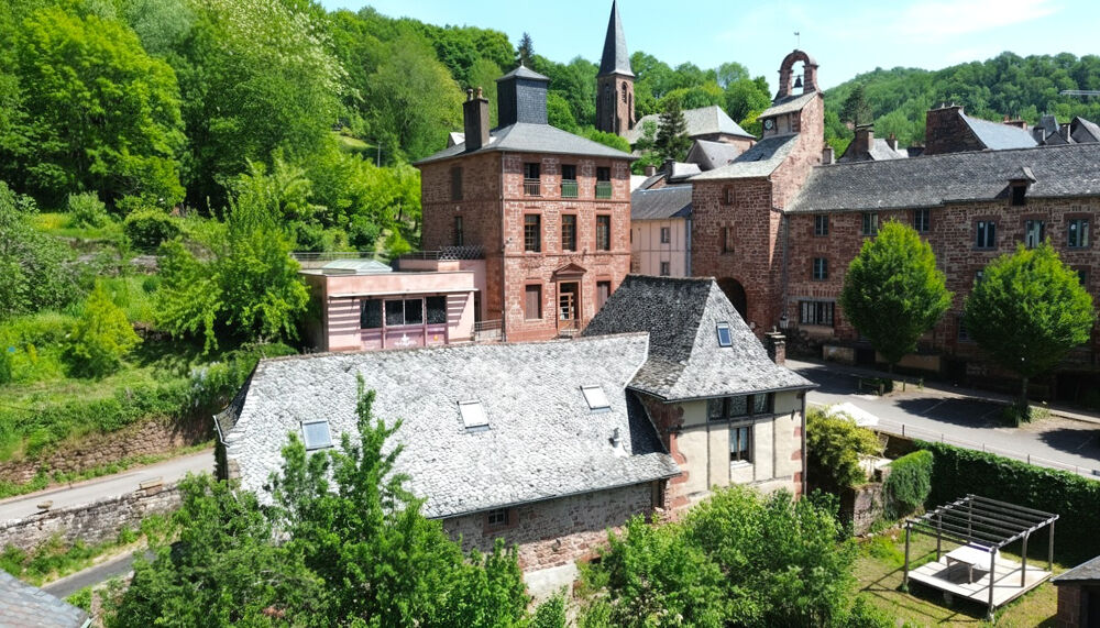 Maison Villecomtal 5 pièces 150 m2 + 76m² aménageable sur 585 m² de terrain