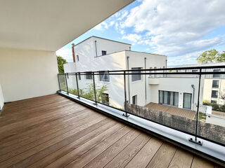  Appartement à louer 5 pièces 117 m²