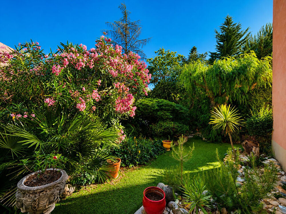 Vente Appartement Appartement Fréjus 3 pièces de 67 m² en rez-de-jardin avec 175 m² d'extérieur PARKING Frejus