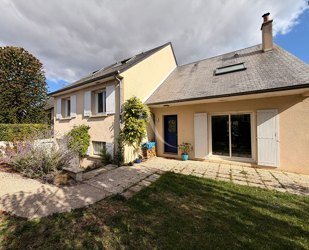 Vente Maison Maison Blois 8 pièce(s) 186.1 m². Blois