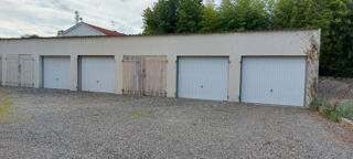  Parking / Garage à louer  Montauban