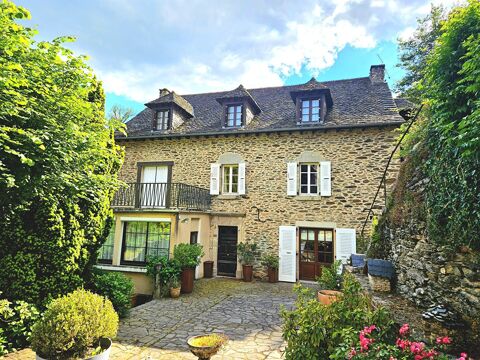   Charmante propriété dans un village historique ! Maison - 15 + pièce(s) - 390 m²