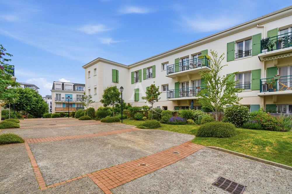 Vente Appartement RUEIL MALMAISON Appartement  4 pièces 81.11 m2 Rueil malmaison