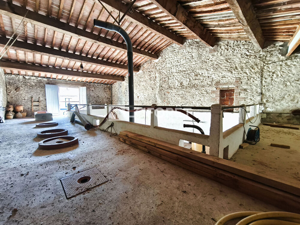 Tresserre Nidolères, ancienne cave viticole avec beau potentiel