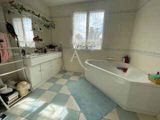  Maison  vendre 6 pices 164 m