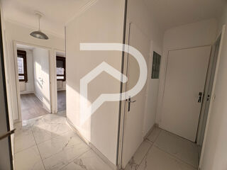  Appartement à louer 4 pièces 87 m²