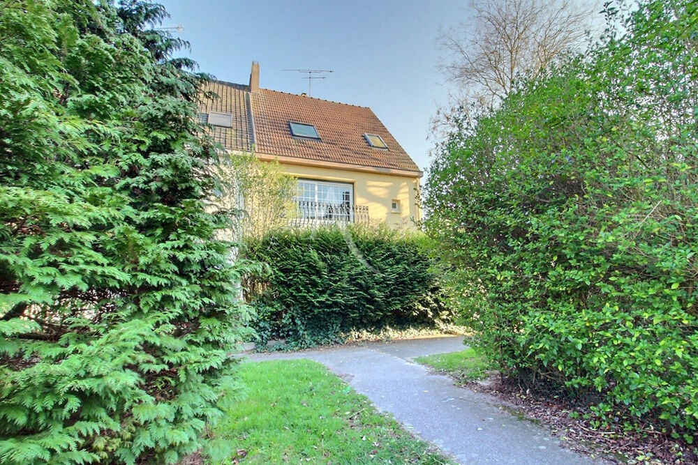 Maison 7 pièces 167 m² · à Maurepas · 167 m² · 349 000 €