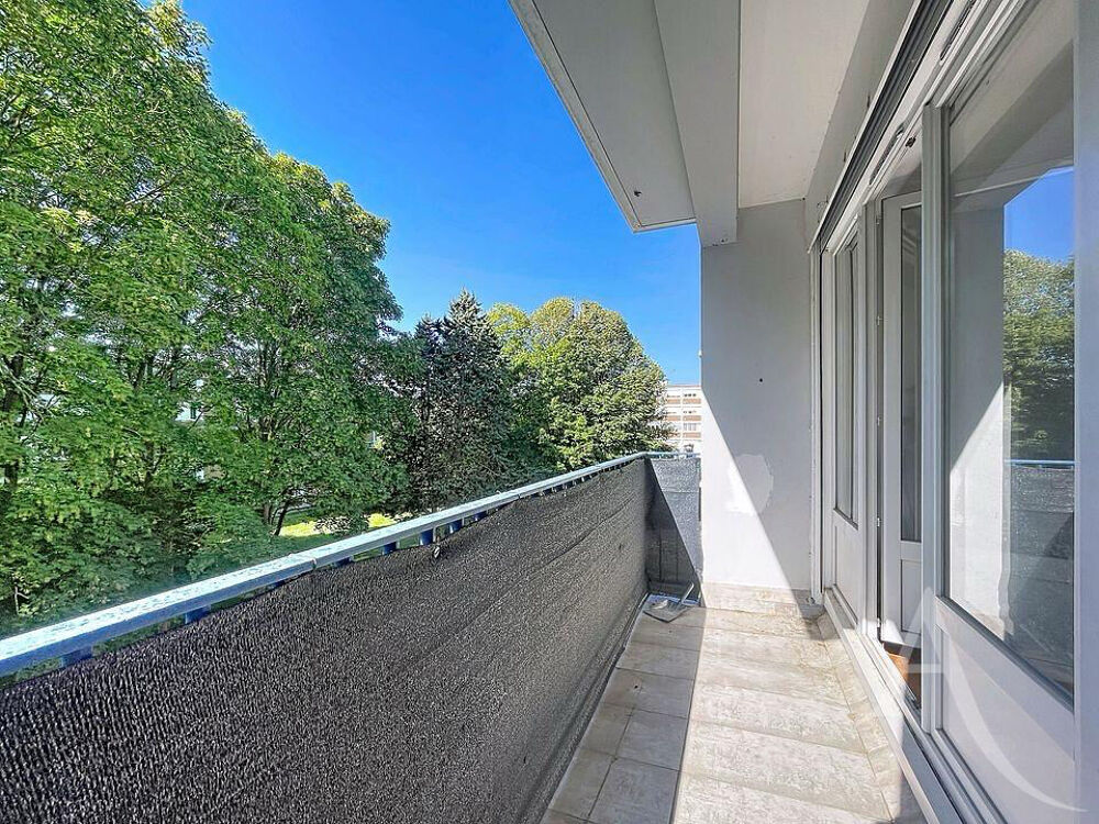 Appartement F4 avec balcon, 3 chambres et DPE C à Aubergenville