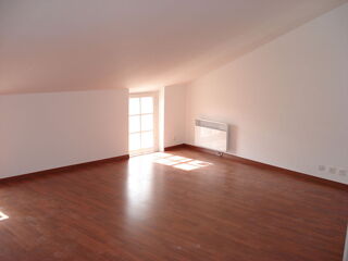  Appartement à louer 3 pièces 64 m²