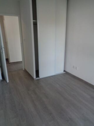  Appartement à louer 3 pièces 65 m²