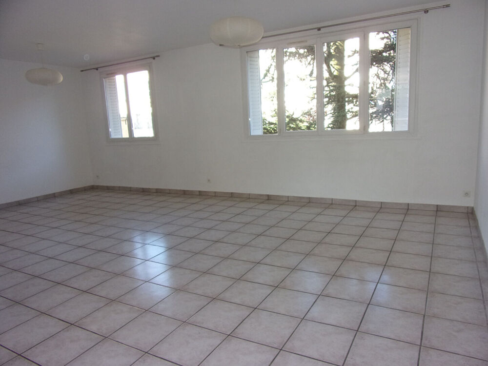 Vente Appartement Appartement  5 pièce(s) Saint Just dans une résidence rénovée Lyon 5