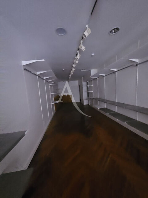   Local commercial Grasse 60 m2 