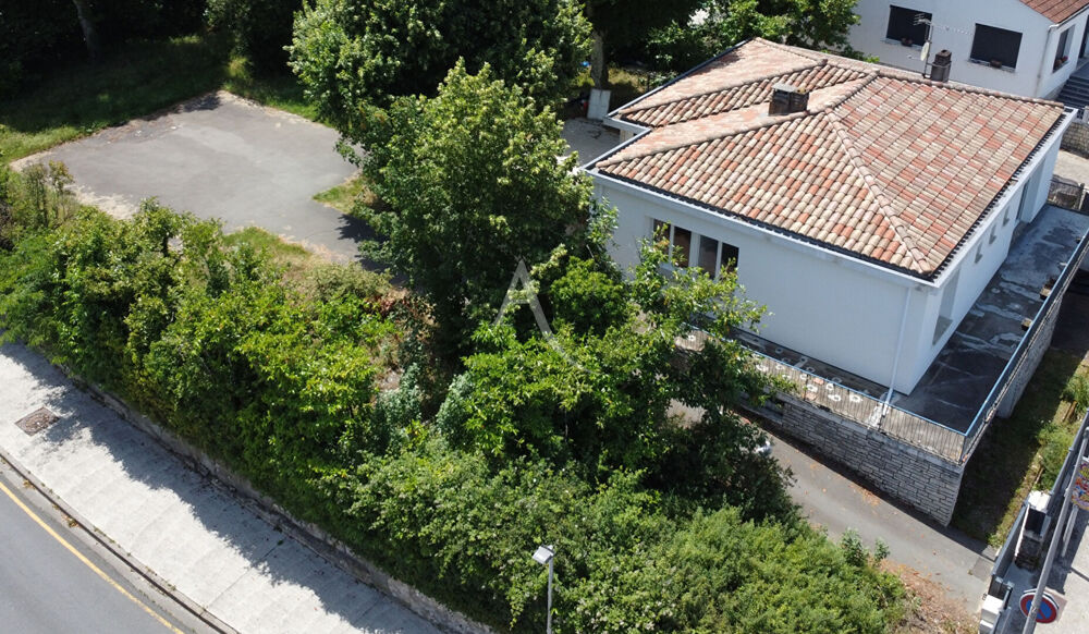 Maison Jonzac 7 pièce(s) 176 m2