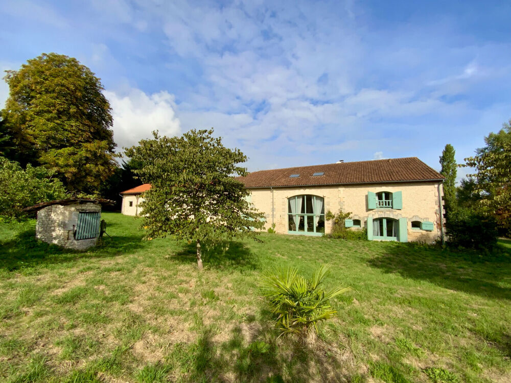 Vente Maison Corps de ferme à la campagne Ozillac