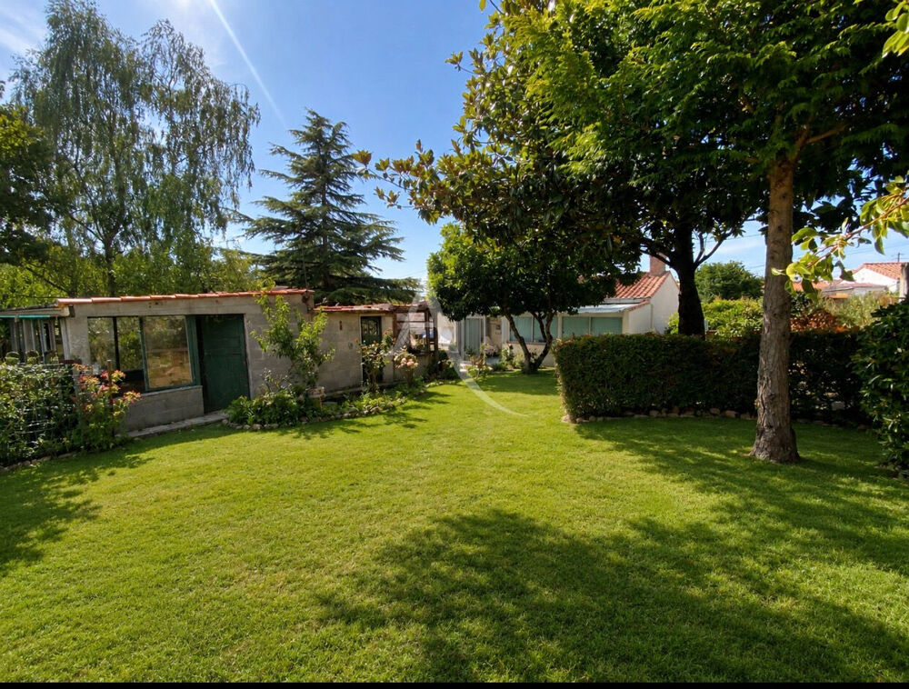 Maison 6 pièces - Fort potentiel -St Philbert de Gd lieu- Terrain clos 900 m2