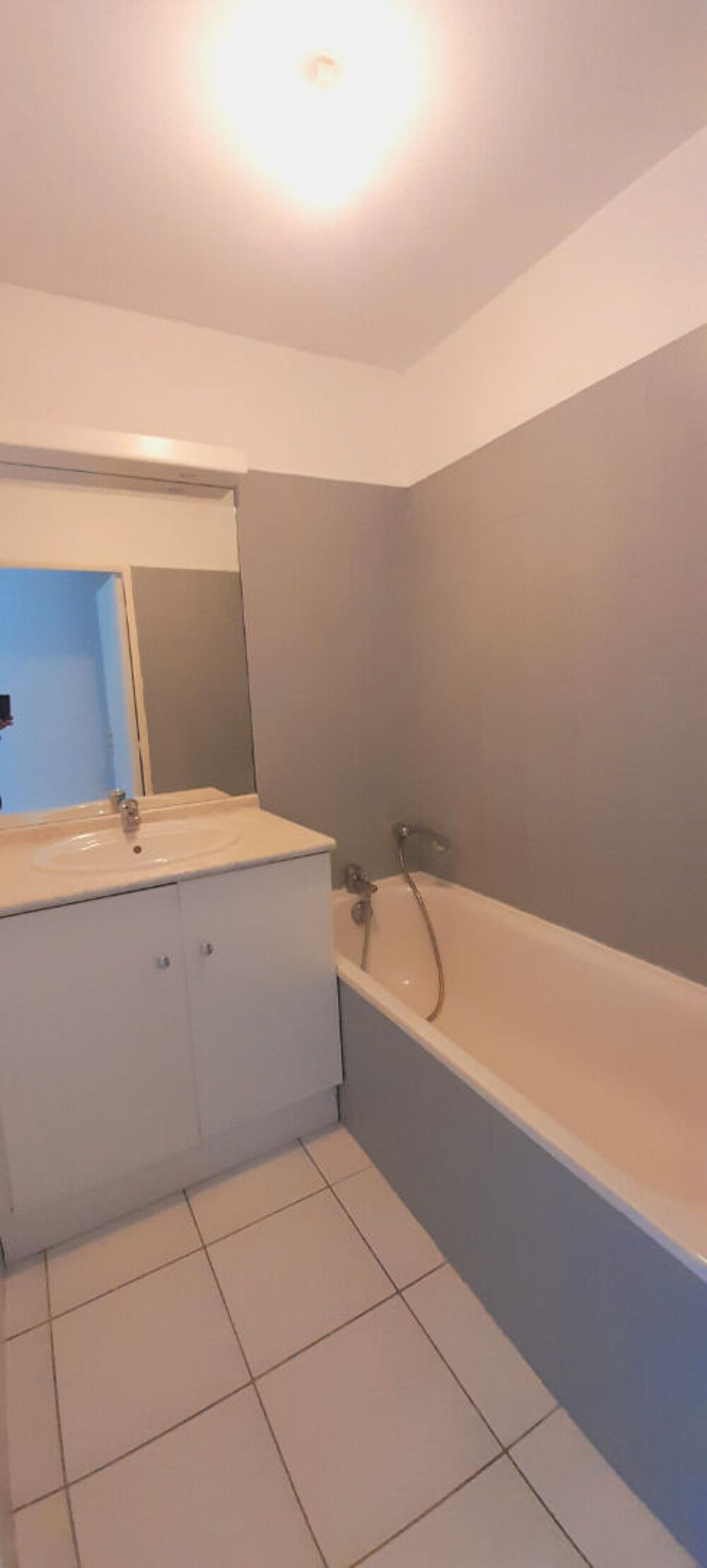 Location Appartement 13016 - Appartement de type 2 avec balcon et parkings L estaque