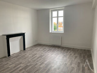  Appartement à louer 3 pièces 75 m²