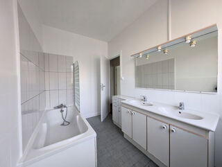  Appartement � vendre 4 pi�ces 99 m�