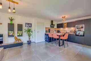  Appartement à louer 3 pièces 80 m²