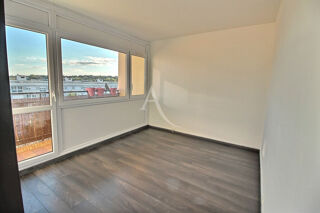  Appartement  vendre 4 pices 77 m