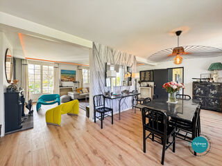  Maison  vendre 8 pices 245 m