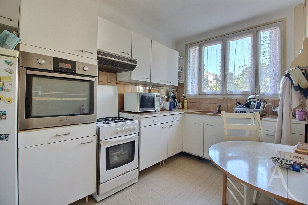 Le calme à deux pas du métro : 4 chambres et jardin à Chevilly-Larue