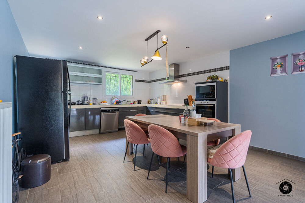 Vente Maison Maison spacieuse 8 pièces à vendre à Loire Authion avec piscine et grand terrain Brain sur l authion
