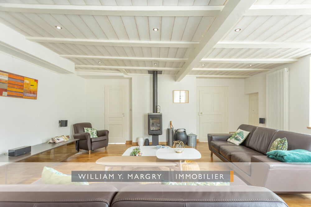Maison 8 pièces 220 m² · à Gex · 220 m² · 900 000 €