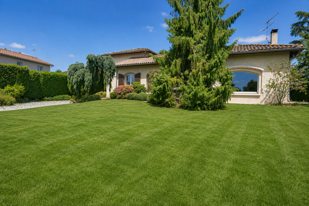 Vente Maison Maison familiale de 155 m² avec piscine sur un magnifique terrain arboré de 1 599 m² Dardilly