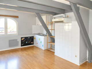  Appartement à louer 3 pièces 85 m²