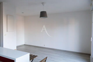  Appartement à louer 1 pièce 27 m²
