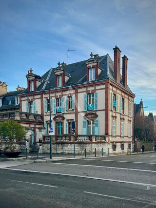  Immeuble à vendre 15 + pièces 454 m²