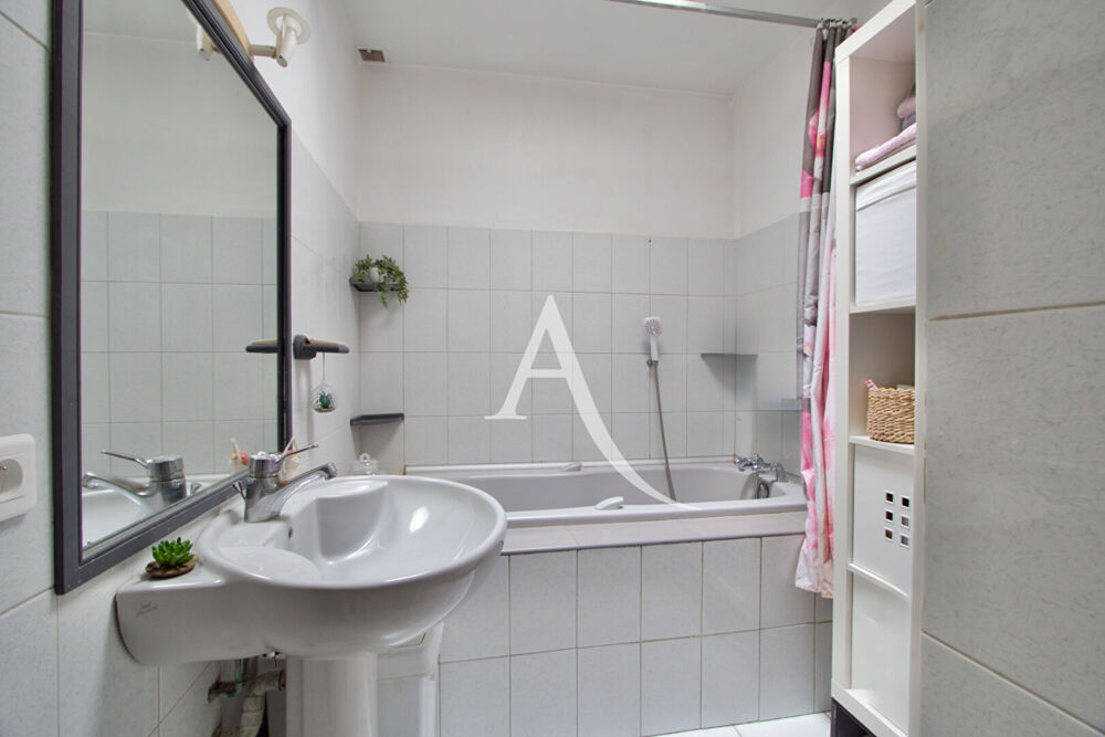Vente Appartement CASTELNAU-LE-LEZ - CENTRE VILLE - APPARTEMENT T4 AVEC VERANDA ET BALCON Castelnau le lez