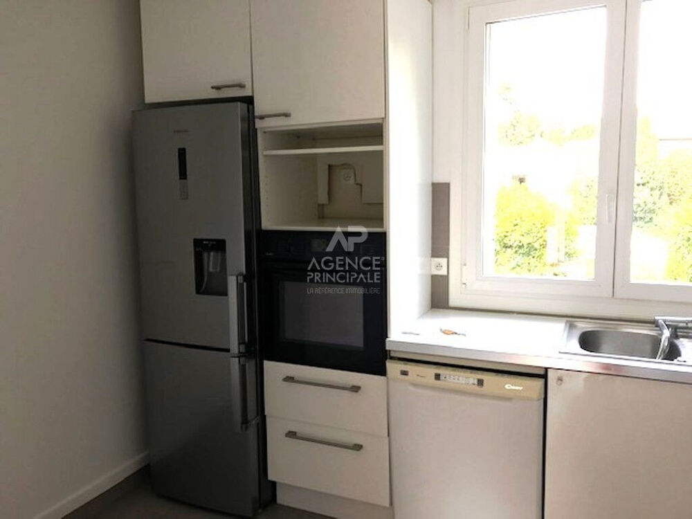 Vente Appartement Versailles Ermitage Appartement 4pièces 66.56 m² carrez situé au 1er étage avec grenier et parking Versailles