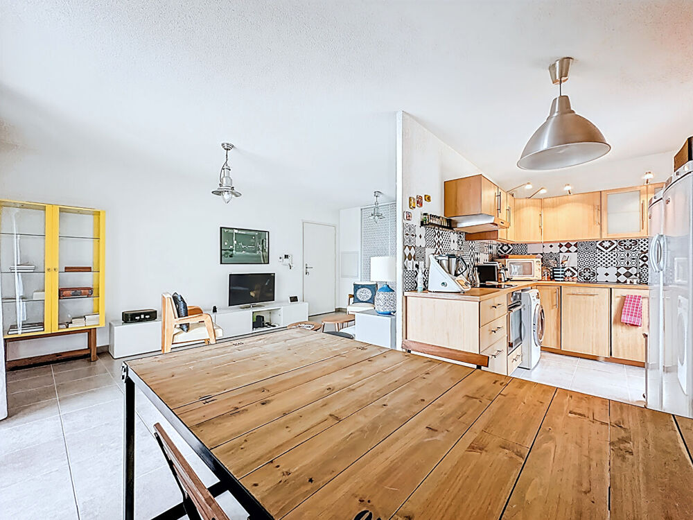 Vente Appartement Vente appartement T3  Marseille 13014 Sainte-Marthe terrasse garage Marseille 14
