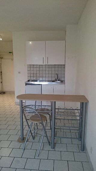  Appartement à louer 1 pièce 28 m²