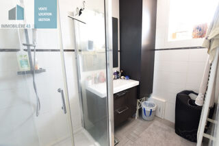  Appartement à louer 3 pièces 75 m²
