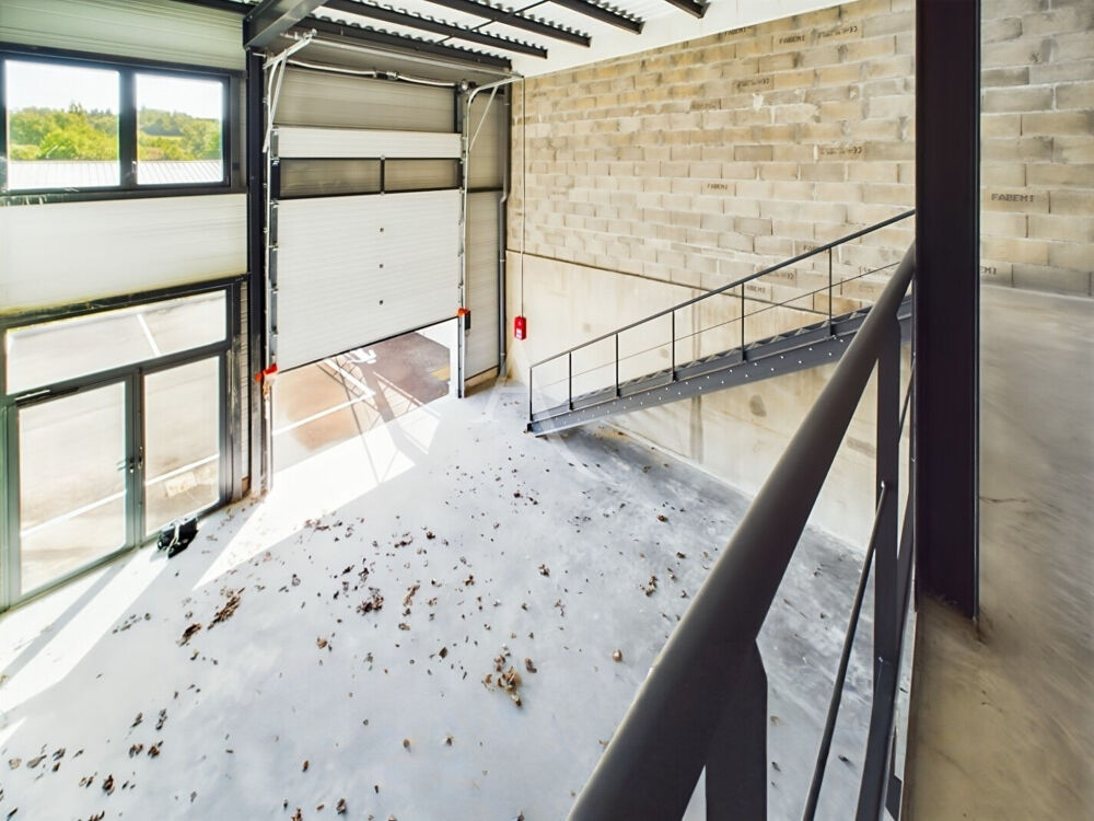   Local d'activité Mesigny 150 m2 