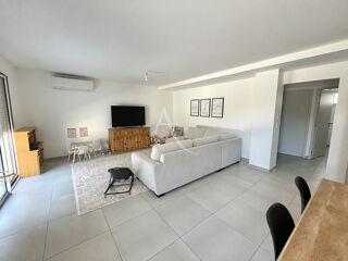  Appartement à louer 3 pièces 80 m²