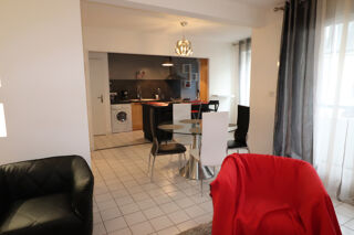  Appartement à louer 4 pièces 79 m²