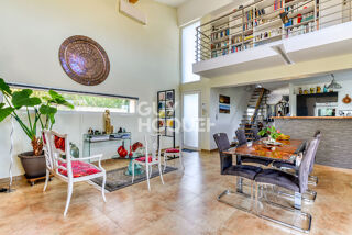  Maison � vendre 5 pi�ces 211 m�