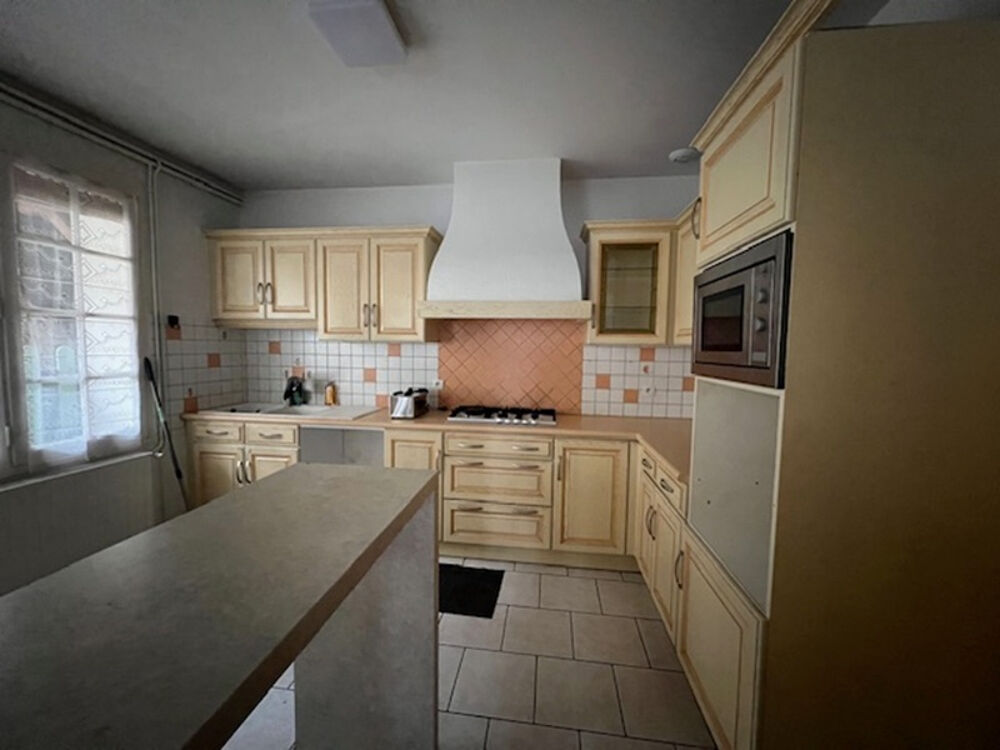 Ensemble immobilier maison + local aménageable en logement - Port Ste Marie