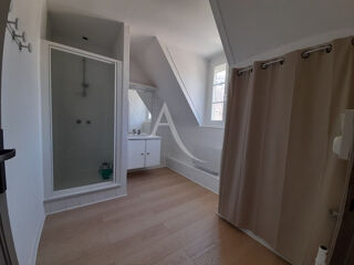  Appartement à louer 3 pièces 80 m²