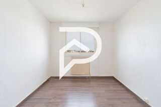  Appartement à louer 4 pièces 77 m²