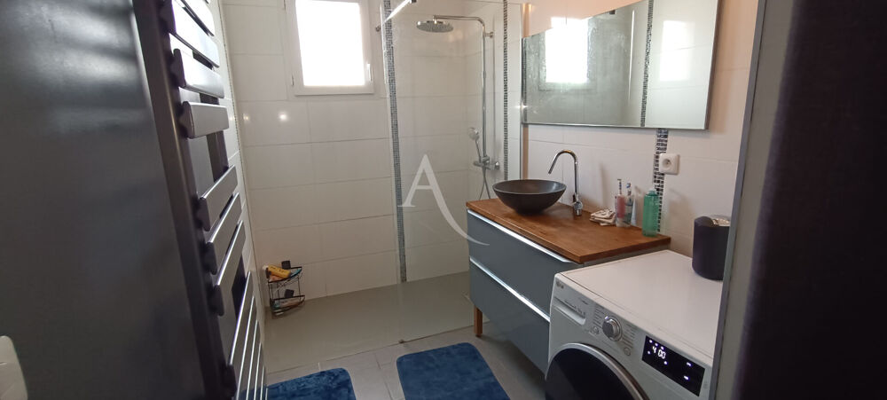 Vente Maison Maison de plain-pied 134 m2  à Hiers. Marennes hiers brouage
