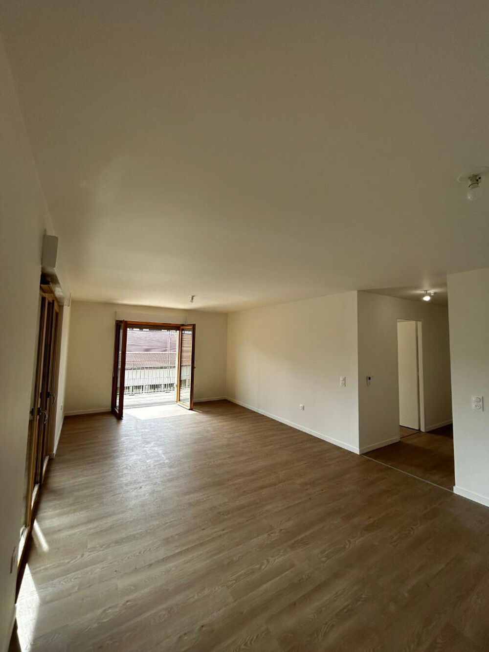 Vente Appartement A VISITER - RETOUR A LA VENTE ! 4P - TERRASSE ET PARKING - PROCHE L13 & L14 - SAINT-DENIS Saint denis