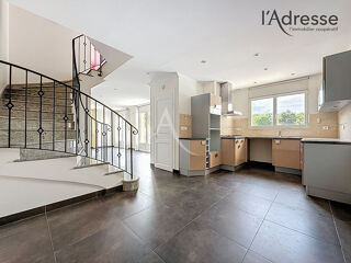  Maison  louer 5 pices 158 m