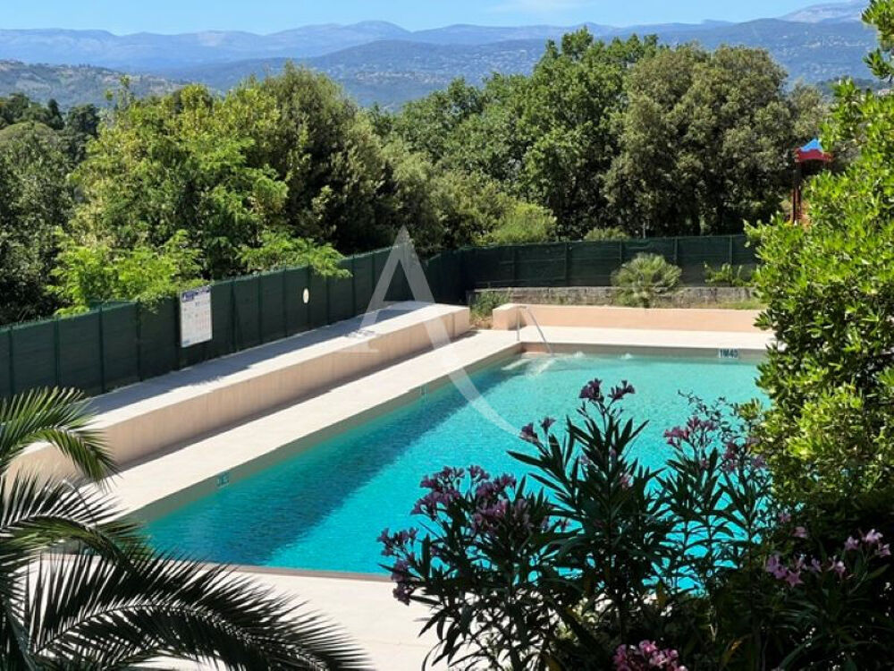 LE CANNET très beau 4 pièces de 83 m² avec terrasse, cave et aperçu mer