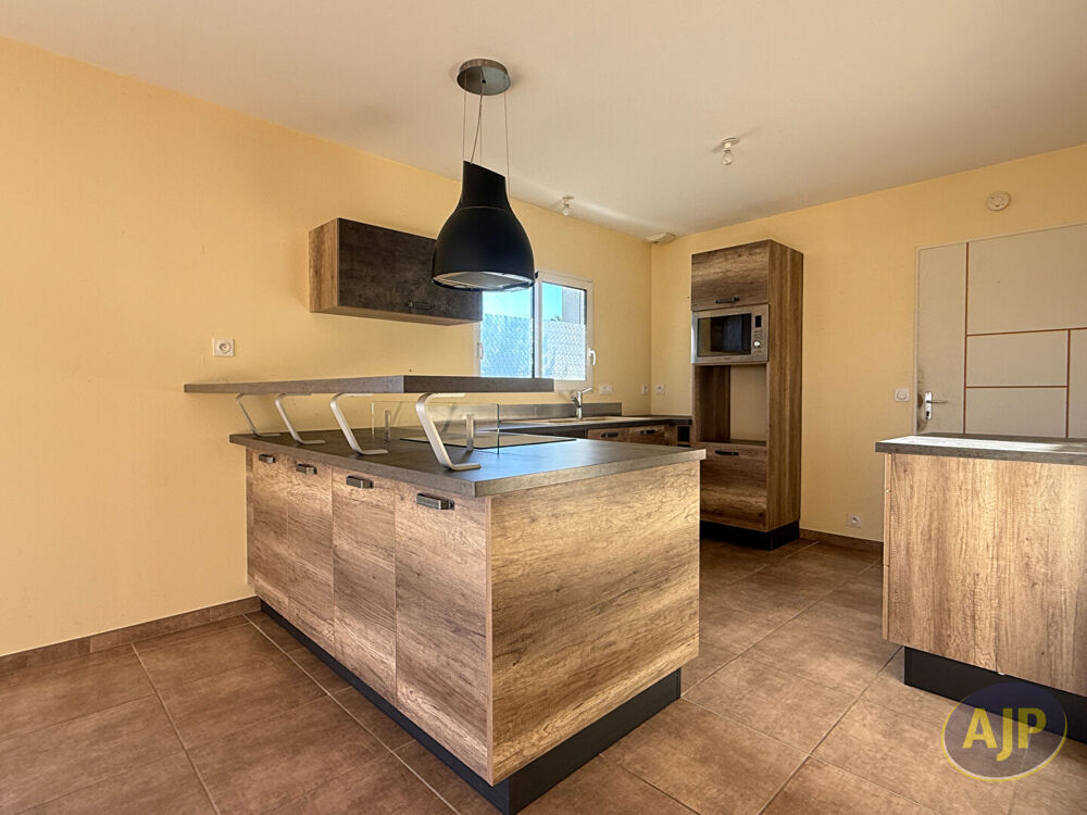 Vente Maison Maison La Jard 4 chambres sous garantie decennale. La jard