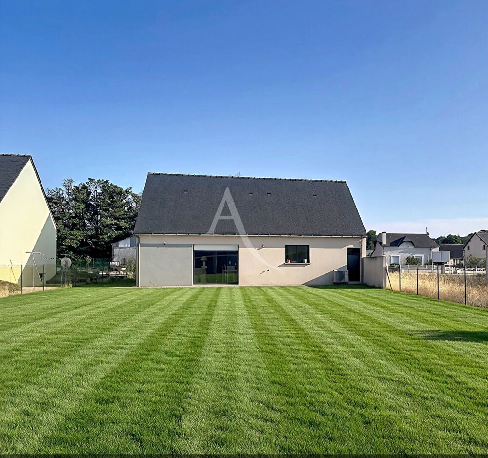 Maison contemporaine 2021 - Plain-pied - DPE A - Centre de Vernoil-le-Fourrier